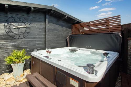 Bacton Casa | Old Cottage The Log Cabin