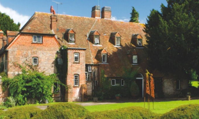 West Meon Casa | Old English 14th Century Manor House