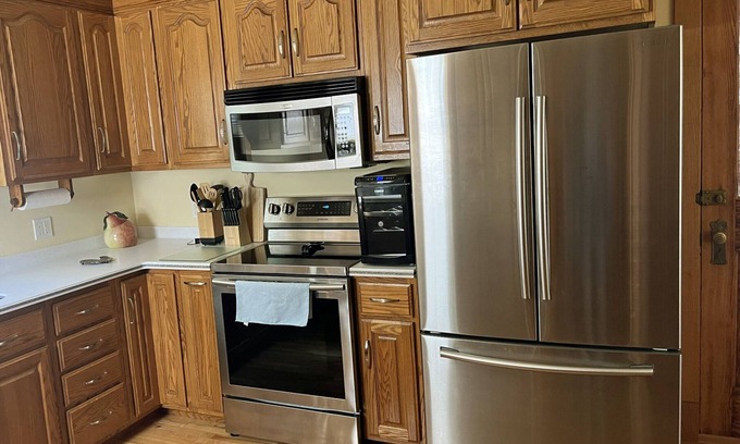 Lime Ridge Casa | Old Fashioned Elegance; Quiet Country Village Living!