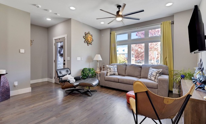 Lakewood Casa | Old Hickory Rooftop Oasis – Modern 3 BDR w/ River Views! 20 Min to Downtown