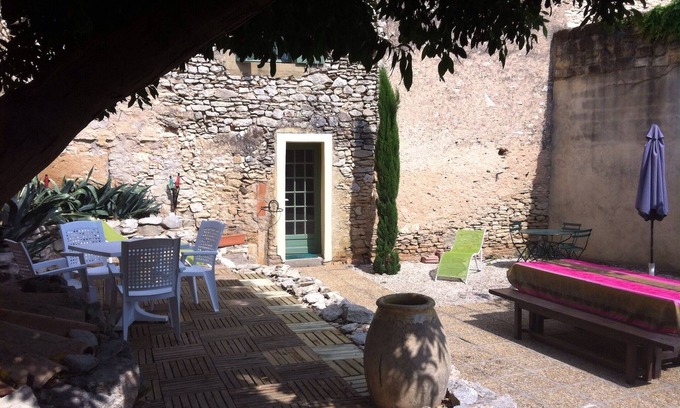 Poulx Casa | CASA ANTIGUA, EN UN PUEBLO PROVENZAL, MUCHO ENCANTO
