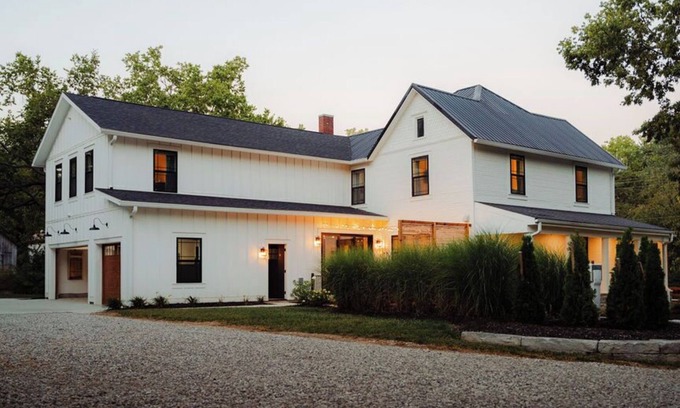 Powell Casa | Old House on the River