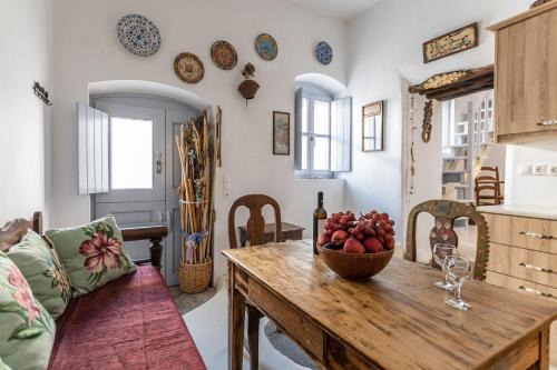 Melanes Casa | Old Mansion in Melanes