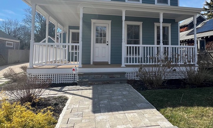 Pipes Cove Casa | Old meets new in this fully renovated 19th century farm house.