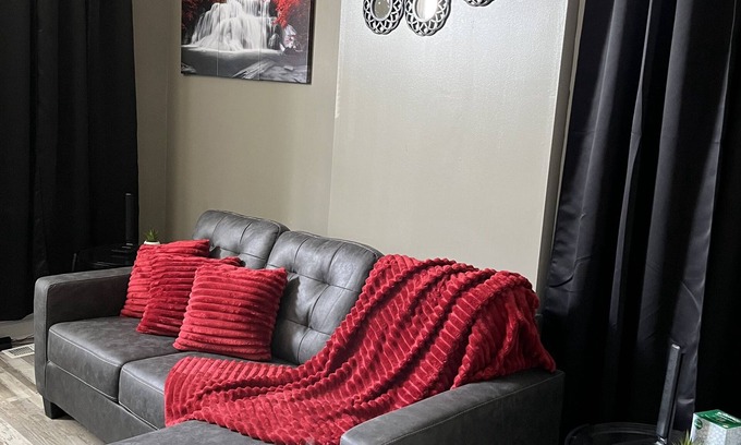 St. Louis Casa | Old North Shanty, 5 -7 minutes away from Downtown St. Louis