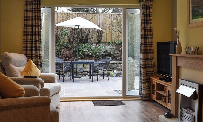 Trethurgy Cabaña | Old Orchard Cottage near Eden