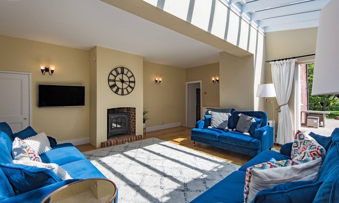 Dargate Apartamento | Old Post Office by Bloom Stays - ideal for couples, wonderful location, hot tub