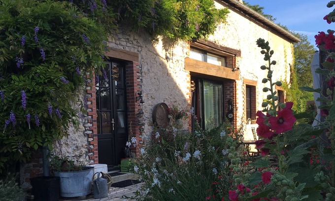 Ballan-Mire Casa | Antigua prensa ajardinado hogar