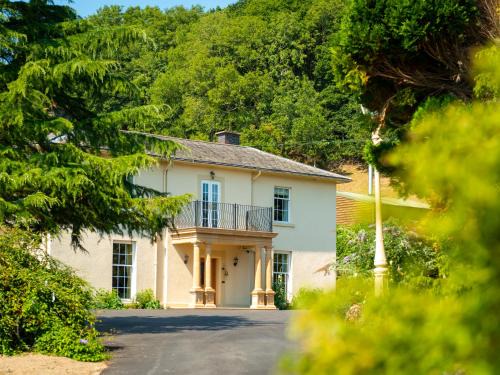 Newtown Casa | Old Rectory House