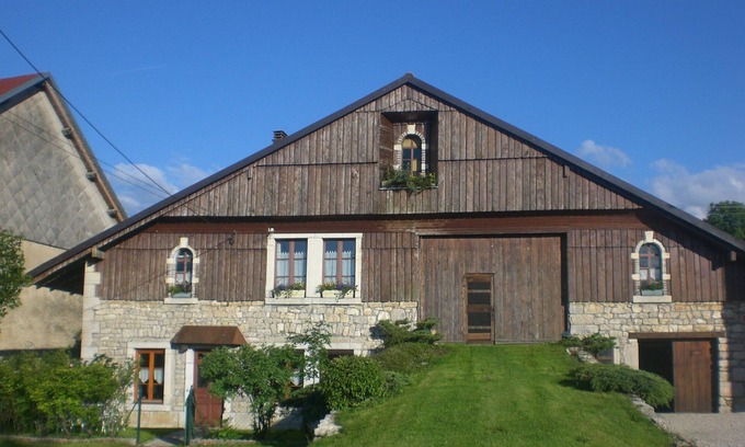 La Chenalotte Apartamento | Antigua granja Comtoise renovada en La Chenalotte, un pueblo a 20 km de Suiza