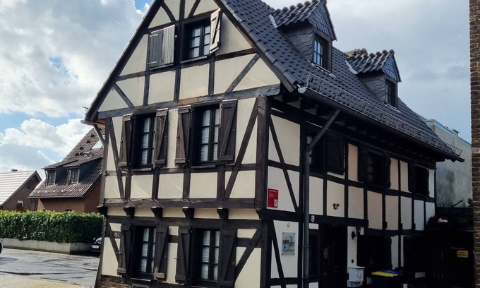 Zundorf Casa | old romantic half-timbered house near the Rhine