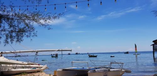 Ham Ninh Casa | Old Sailor's Sunrise Beach Front House