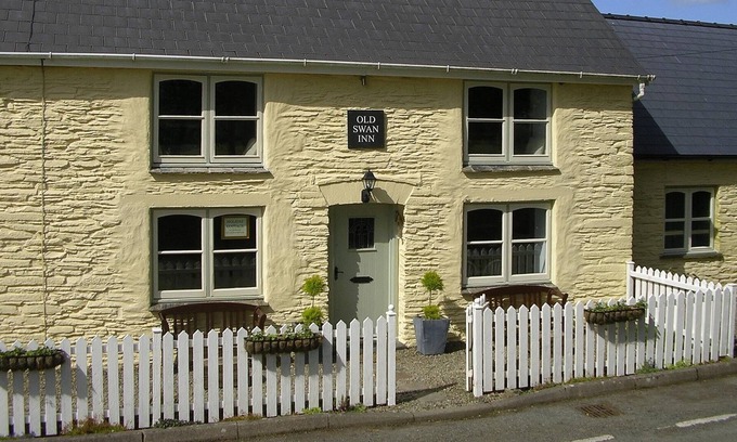 Eglwyswrw Cabaña | OLD SWAN INN - Encantadora casa de campo con vistas panorámicas de las colinas de Pembrokeshire