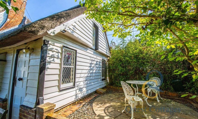 Peasmarsh Apartamento | Old Thatch Cottage - Private Heated Pool - Nr Rye