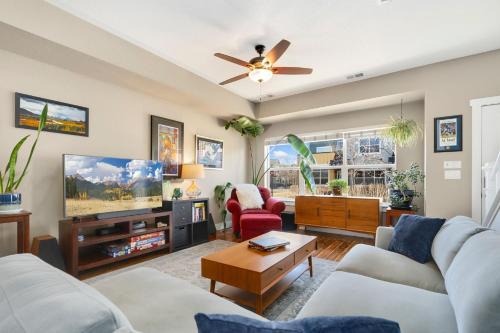 Old Town North Casa | Old Town Escape with King Bed, Dog-Friendly