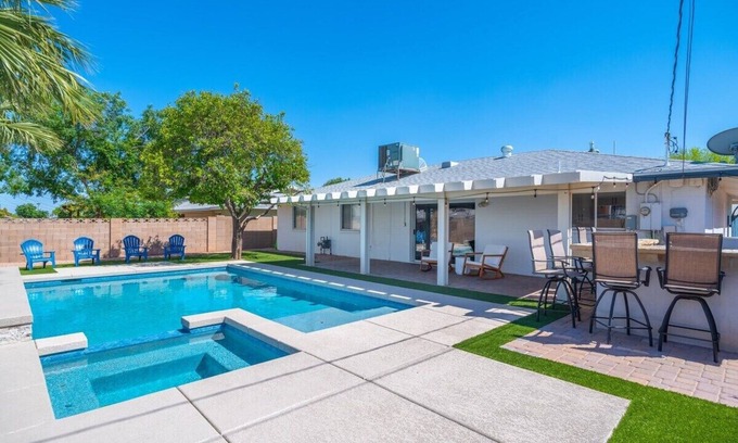Cox Heights Casa | Old Town Home 15min to TPC Scottsdale |Heated Pool