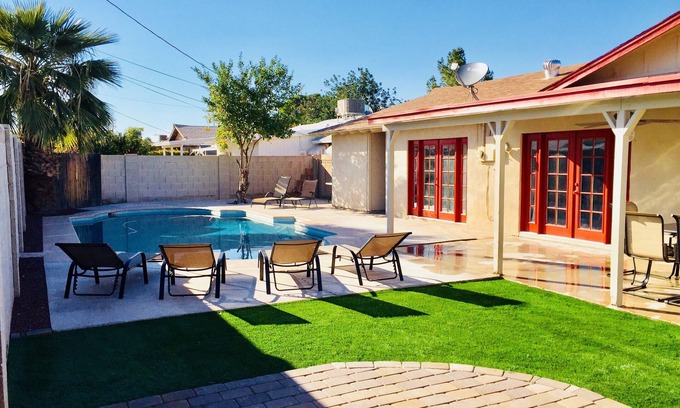 Scottsdale Estates Ten Casa | ¡Pueblo Viejo! - ¡Duerme 24!- Entretener Dist + Pool + Fire Pit + BBQ + Bares + Compras