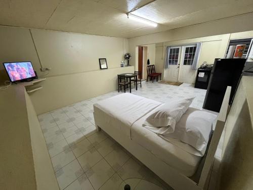 Old Towne Apartamento | Old Town Studio with Separate Affiliated Pool House