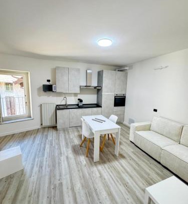 Riva Apartamento | Old Town Top Apartment Biella Centro