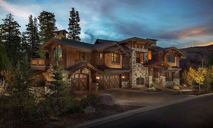 The Timbers Chalet De Esquí | CHALET-ESQUÍ DE LUJO EUROPEO EN / OUT-8,000 SF-SUMMER EN VENTA!