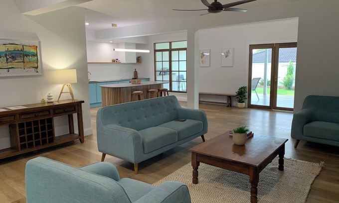 Old Bar Casa | Oldbar Road Beach House