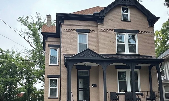 Westwood Apartamento | “Oldie but Goodie”