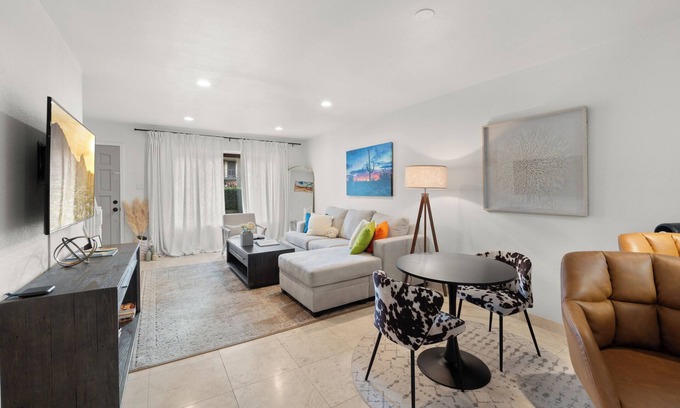 Fashion Square Casa | Oldtown Scottsdale Pool 5 minutes walk from all! SuperHost on other platform