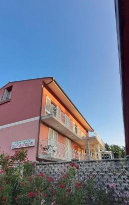 Seca Casa | Oleander Rooms