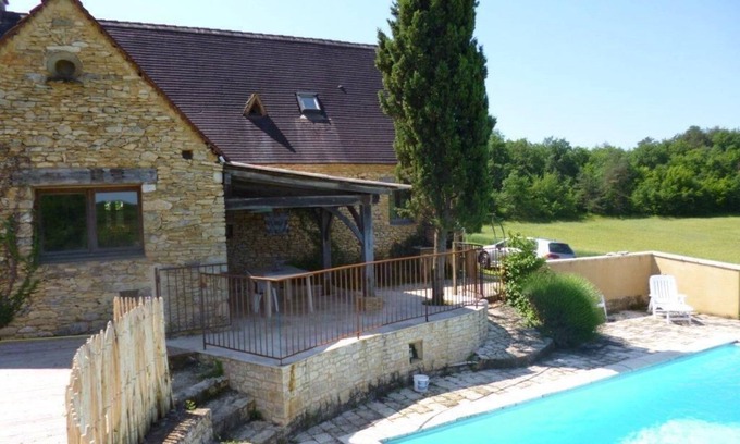 Saint-Amand-de-Coly Casa | Oléandre es una casa de vacaciones "de charme" para 8 personas con piscina privada.