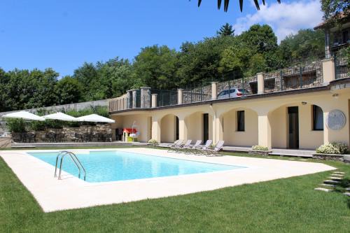 Mergozzo Apartamento | Oleandro 1 apartment in Villa Cerutti