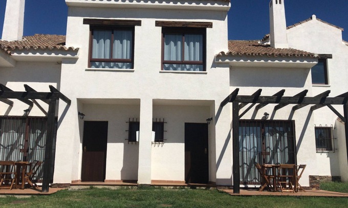 El Ronquillo Casa | Olivar, Magnifica urbanización privada en la Sierra de Sevilla, opciones de ocio
