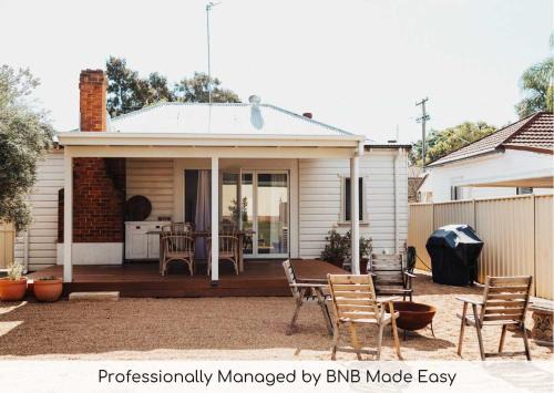 Dubbo Casa | Olive Cottage - CBD Location, Pet friendly