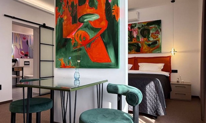 Satu Mare Apartamento | Olive Deluxe King Studio by Eclectic 6