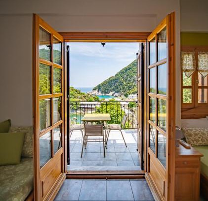 Papa Nero Casa | Olive House in Damouchari with a sea view - Delicious Houses