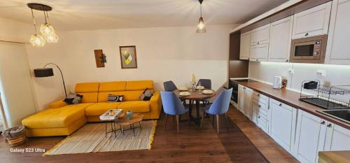 Petrovac Apartamento | Oliver Mountain View