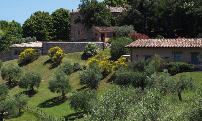 Montelaguardia Otro | Olmo, bright apartment in a farmhouse 10 minutes driving from Perugia downtown