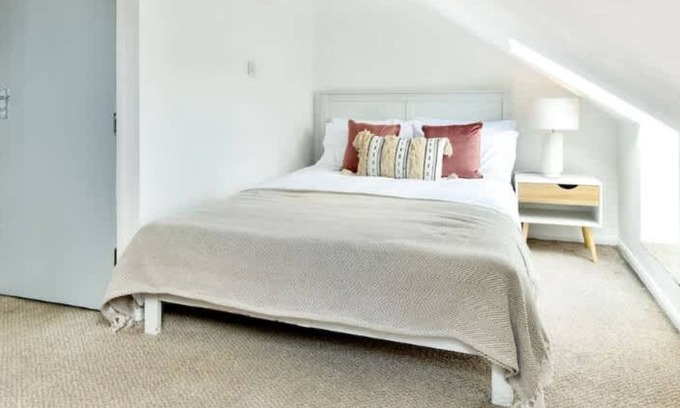 Hanwell Casa | Omega @ Hanwell | 2nd Floor Ensuite | Free Parking