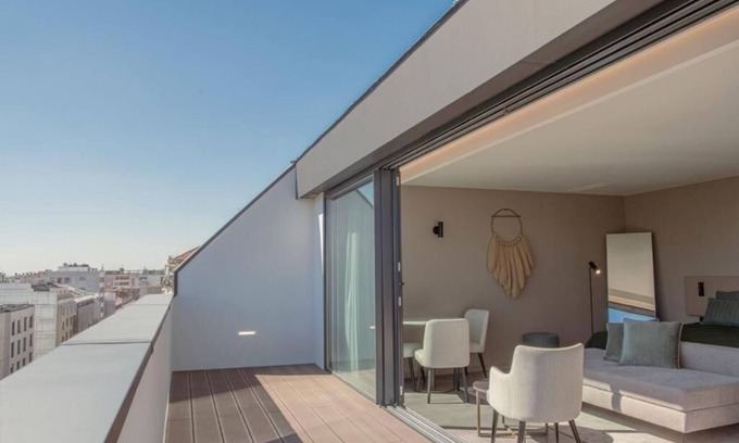 Sao Sebastiao da Pedreira Hotel | Omid Saldanha Hotel