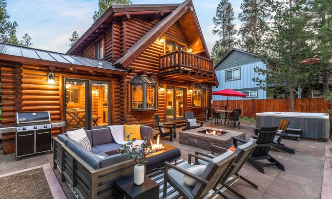 Oregon Water Wonderland Cabina | On Deschutes River | Kayak | HotTub | EVCharger