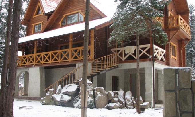 Yaremche Hotel | On Dovbush Path