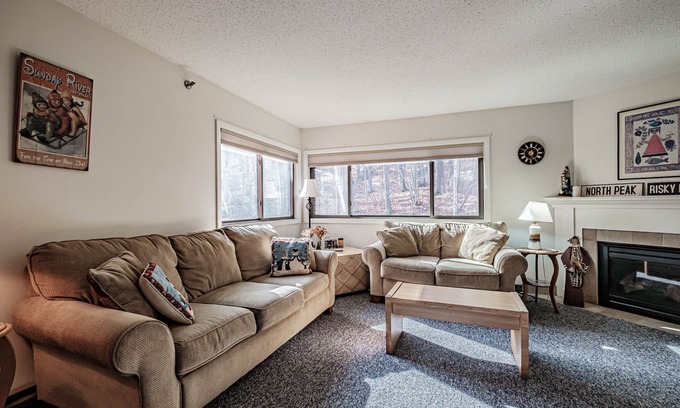 Sunday River Area Condominio | On Mountain two bedroom unit sleeping 6