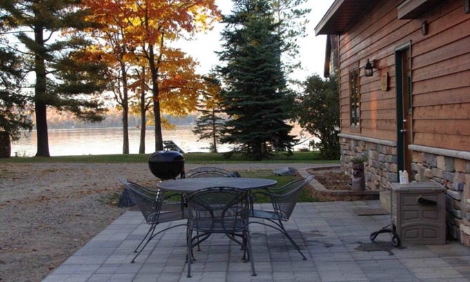 Phelps Cabina | On North Twin Lake- Northern Exposure Rentals "Musky Lodge"