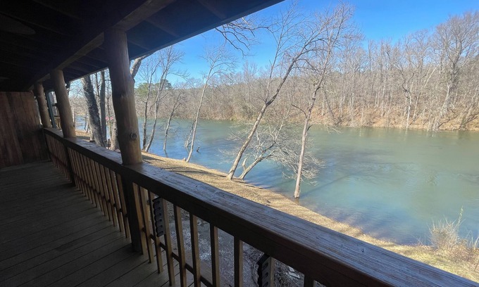 Heber Springs Cabina | On River Time at Lobo #9! Cabin on Little Red River in Heber Springs