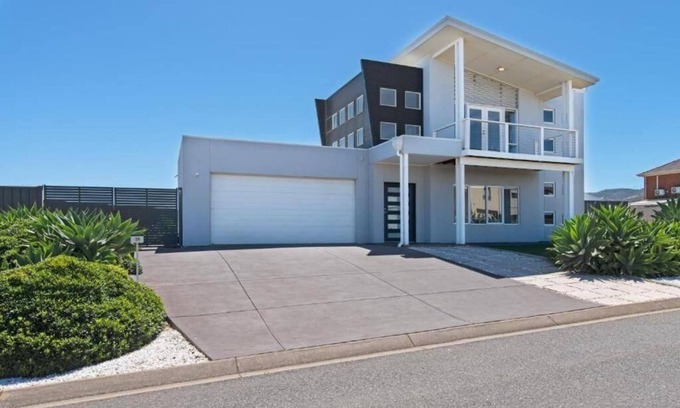 Sellicks Beach Casa | On Seascape - Entire Home Sellicks Beach