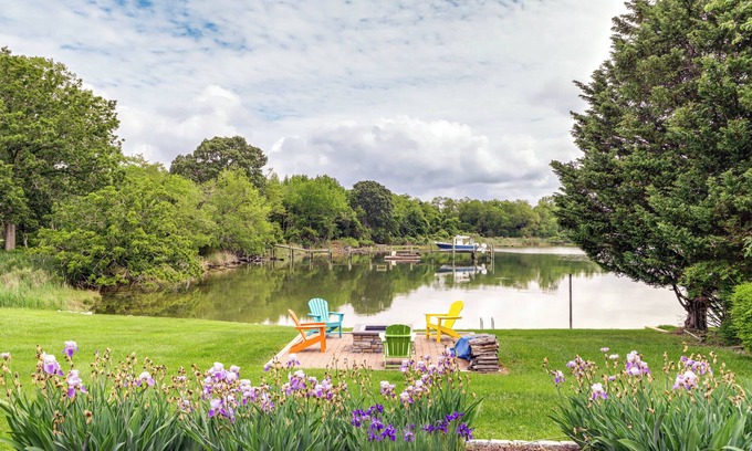 Queenstown Casa | On-Site Boat Dock: Queenstown Home w/ Pool & Yard!