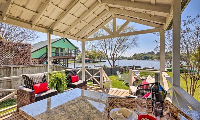Willis Casa | On-Site Lake Conroe Access - Updated Cabin Rental