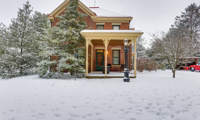 McClellandtown Casa | On-Site Winery & Historic Charm: Uniontown Escape