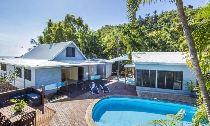 Horseshoe Bay Casa | On the Beach