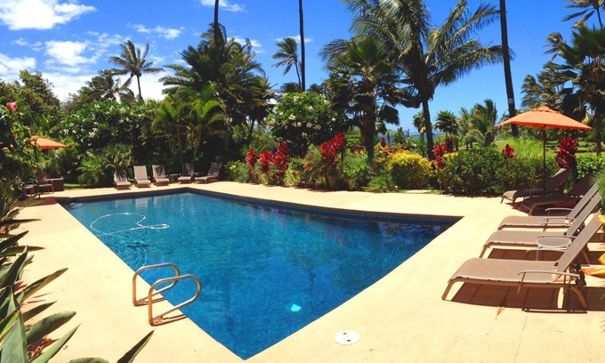 Kahului Villa | Súper Venta Retiro de lujo frente a la playa, piscina, cometa, windsurf, SUP, patio grande