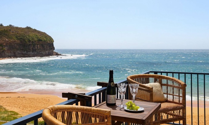 Mona Vale Apartamento | "On The Beach" - The ocean is your backyard